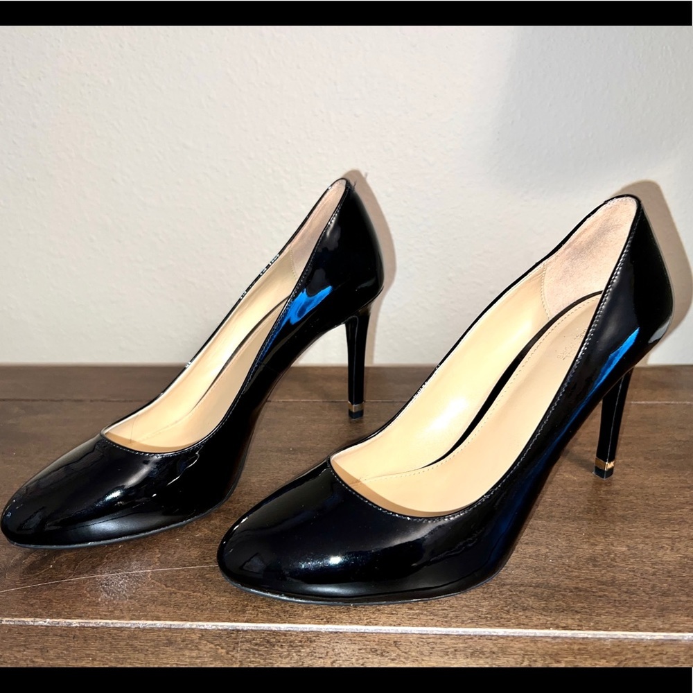 Michael Kors Black Patent Leather Size 8.5 4" Heels With Comfort Soles.